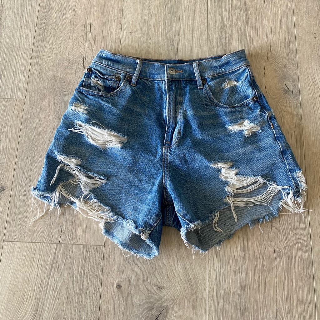 American Eagle 90s Boyfriend Jean Shorts